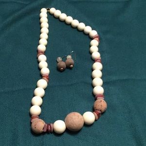 1 WOOD NECKLACES AND EARRINGS 🌟